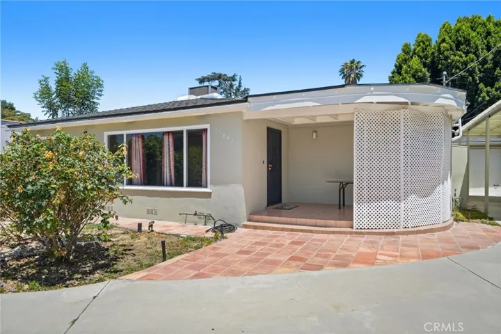 15841 Marlin Place, Lake Balboa, California 91406