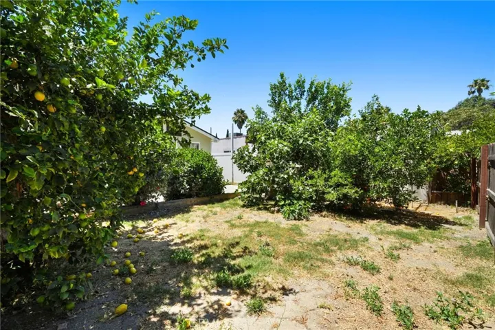 15841 Marlin Place, Lake Balboa, California 91406