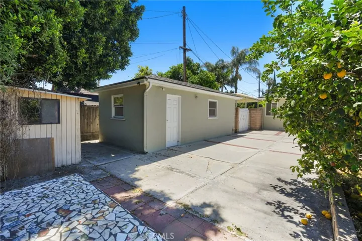 15841 Marlin Place, Lake Balboa, California 91406