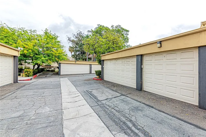 Detached Garage