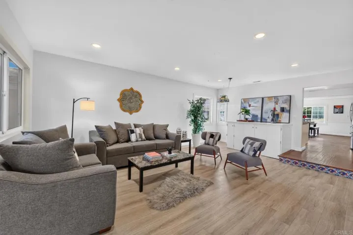 4855 Pine Street, La Mesa, California 91942