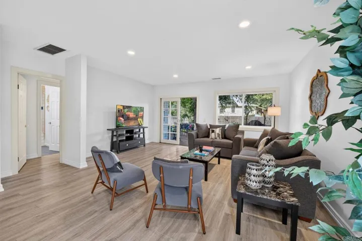4855 Pine Street, La Mesa, California 91942