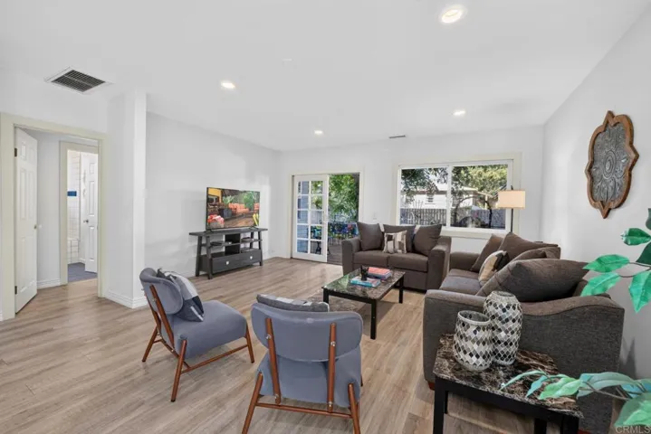 4855 Pine Street, La Mesa, California 91942