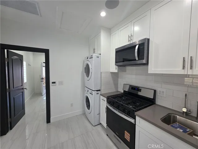 9523 Stanwin, Arleta, California 91331