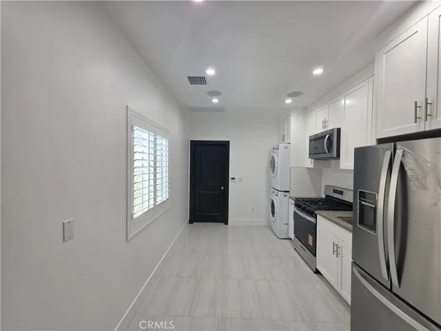 9523 Stanwin, Arleta, California 91331