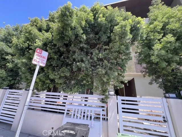 3855 139th Street, Hawthorne, California 90250