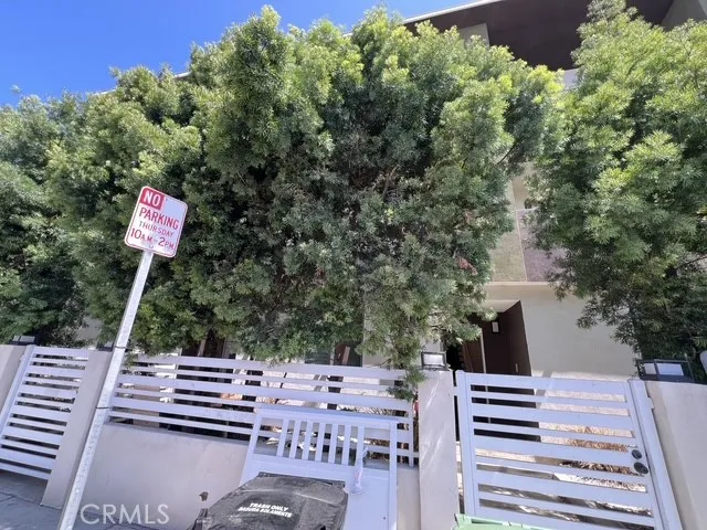 3855 139th Street, Hawthorne, California 90250