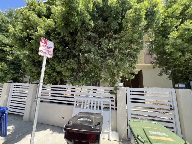 3855 139th Street, Hawthorne, California 90250