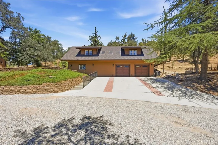 20205 Old Town Road, Tehachapi, California 93561
