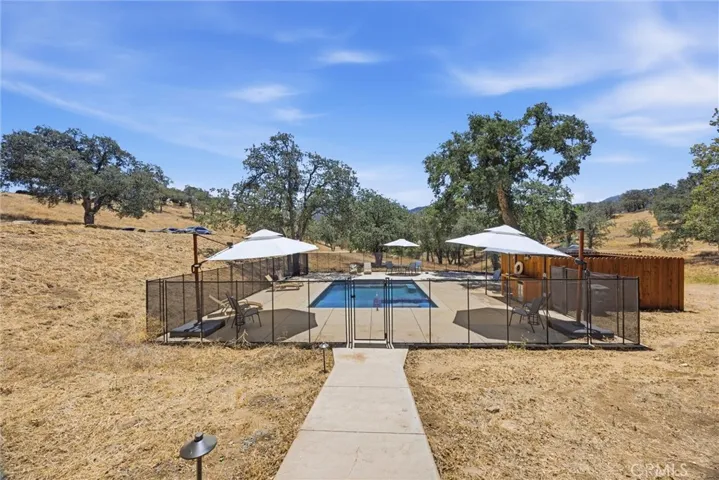 20205 Old Town Road, Tehachapi, California 93561
