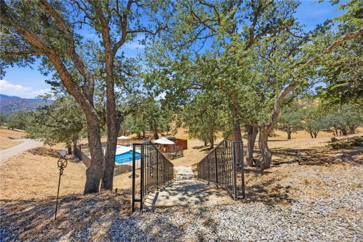 20205 Old Town Road, Tehachapi, California 93561