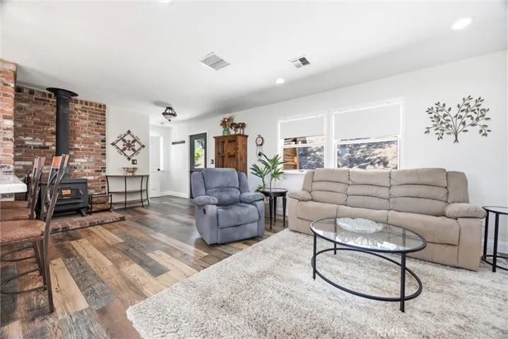 20205 Old Town Road, Tehachapi, California 93561