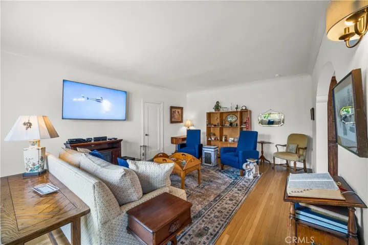 1245 S Hudson, Los Angeles, California 90019
