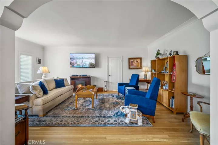 1245 S Hudson, Los Angeles, California 90019