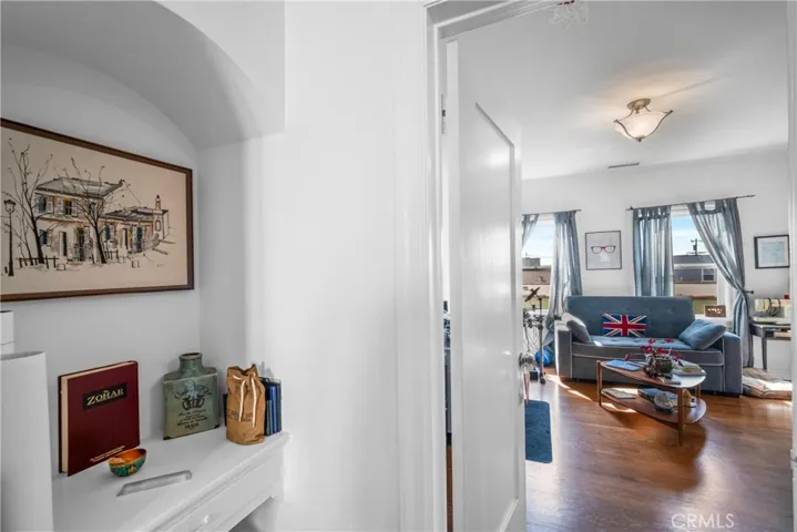 1245 S Hudson, Los Angeles, California 90019