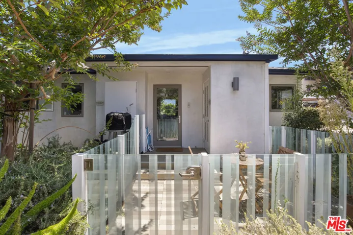 1446 Yale Street, Santa Monica, California 90404