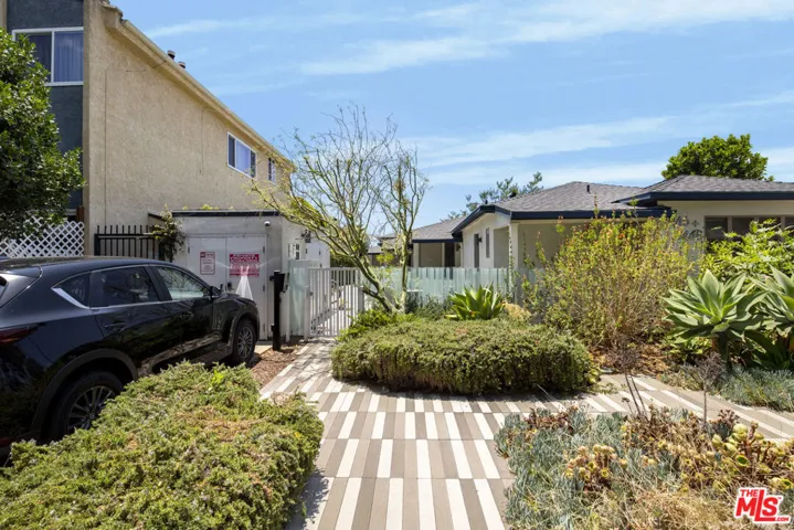 1446 Yale Street, Santa Monica, California 90404