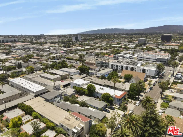 1446 Yale Street, Santa Monica, California 90404