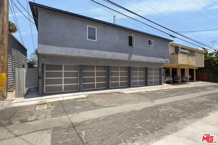 1446 Yale Street, Santa Monica, California 90404