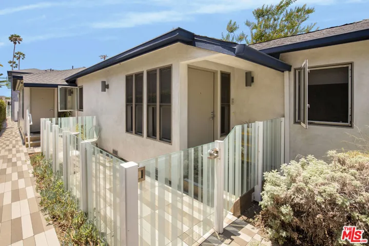 1446 Yale Street, Santa Monica, California 90404