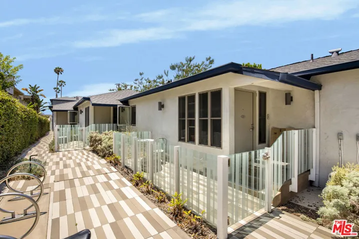 1446 Yale Street, Santa Monica, California 90404