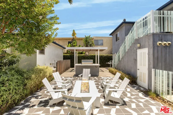 1446 Yale Street, Santa Monica, California 90404