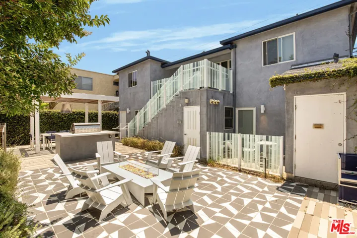 1446 Yale Street, Santa Monica, California 90404