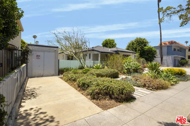 1446 Yale Street, Santa Monica, California 90404