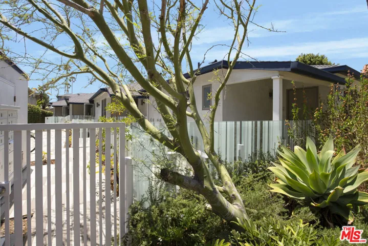 1446 Yale Street, Santa Monica, California 90404
