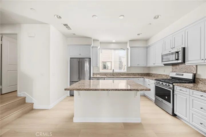 6366 Aquila Way, Eastvale, California 91752
