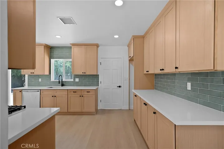 4092 Overland, Riverside, California 92503