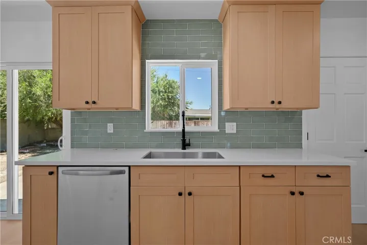 4092 Overland, Riverside, California 92503