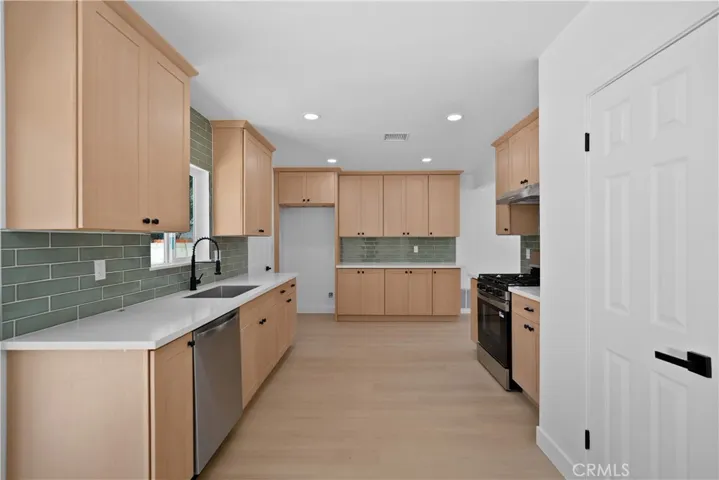 4092 Overland, Riverside, California 92503