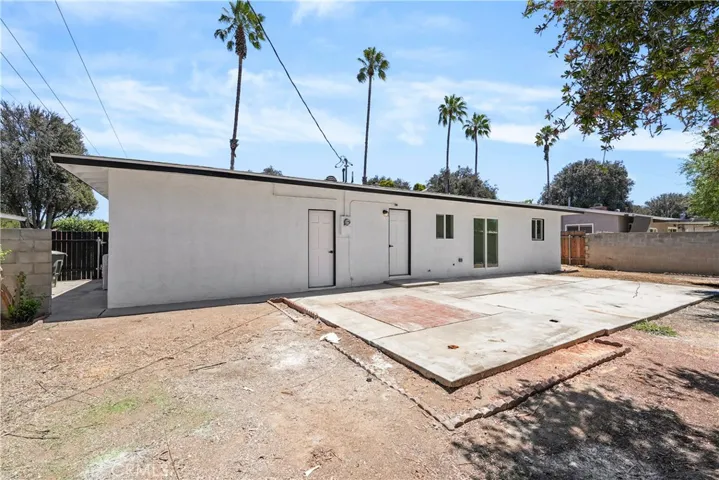 4092 Overland, Riverside, California 92503