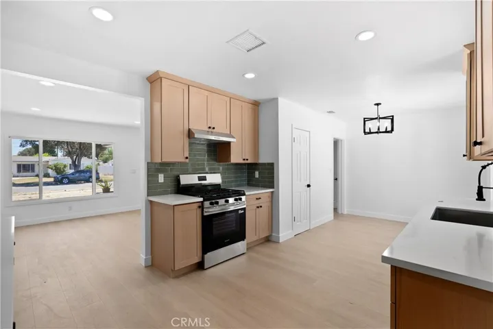 4092 Overland, Riverside, California 92503