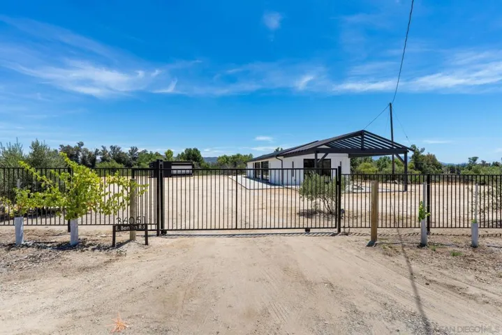 36051 E Benton Rd, Temecula, California 92592