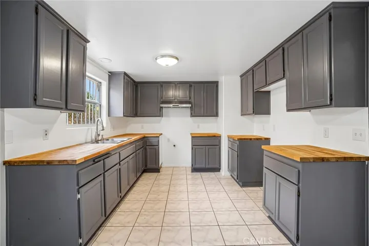1503 1/2 W Adams, Los Angeles, California 90007
