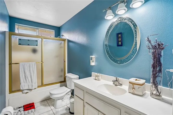 1503 1/2 W Adams, Los Angeles, California 90007
