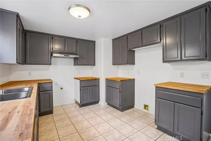 1503 1/2 W Adams, Los Angeles, California 90007