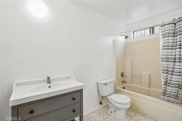 1503 1/2 W Adams, Los Angeles, California 90007