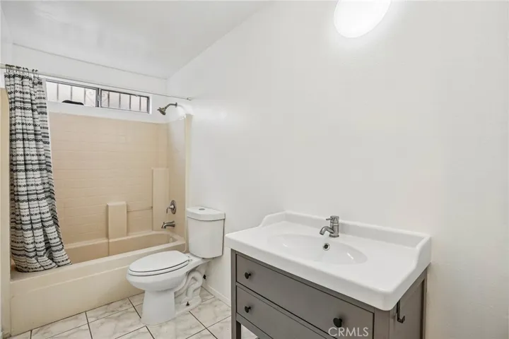 1503 1/2 W Adams, Los Angeles, California 90007