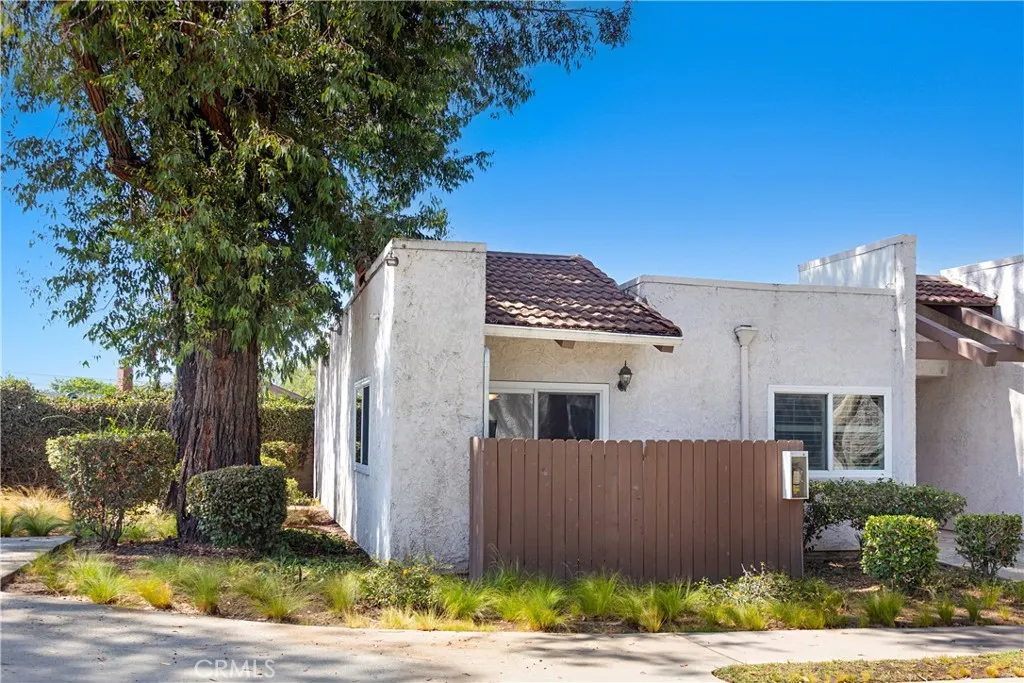 17572 Vandenberg Lane 01, Tustin, California 92780 — photo 4