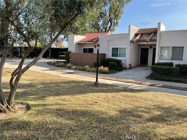 17572 Vandenberg Lane 01, Tustin, California 92780