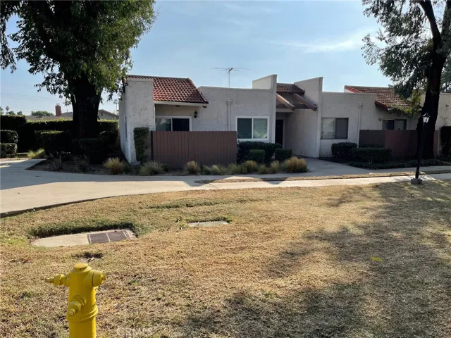 17572 Vandenberg Lane 01, Tustin, California 92780