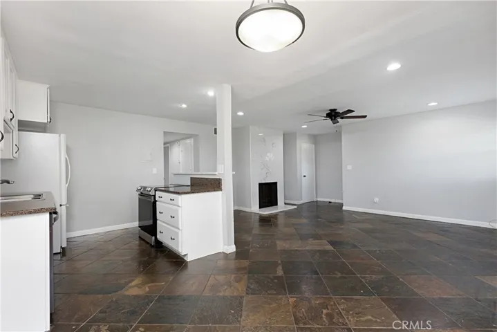 17572 Vandenberg Lane 01, Tustin, California 92780