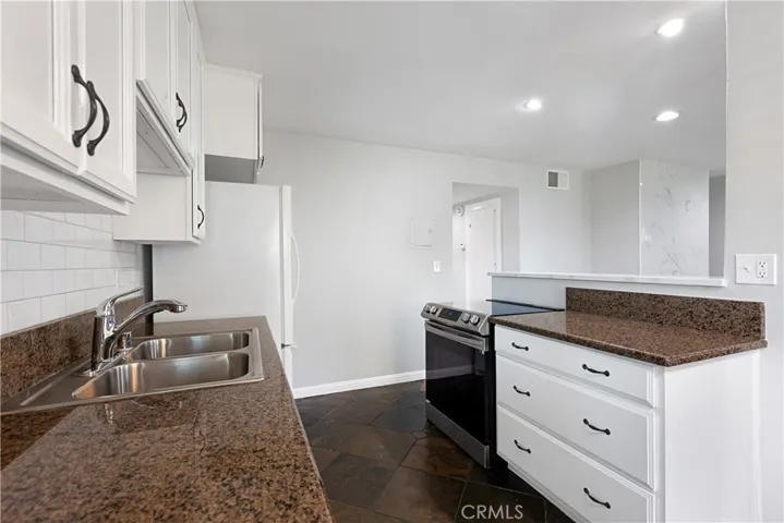 17572 Vandenberg Lane 01, Tustin, California 92780