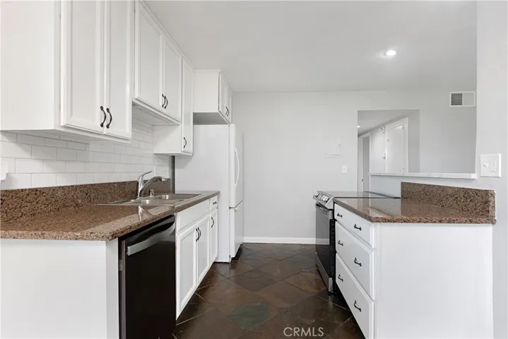 17572 Vandenberg Lane 01, Tustin, California 92780