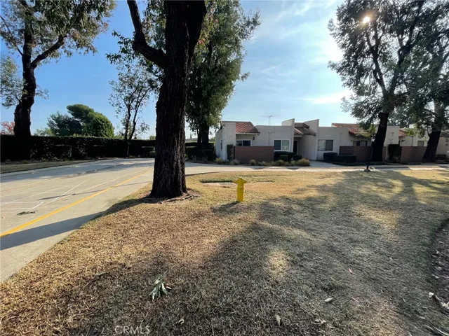 17572 Vandenberg Lane 01, Tustin, California 92780