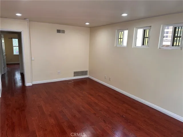 19259 Kenya, Los Angeles, California 91326