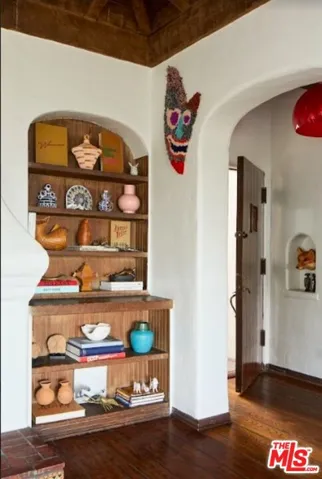 6684 Bonair Place, Los Angeles, California 90068
